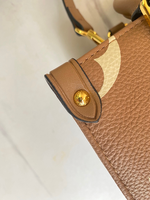 ルイヴィトンバッグ素材ディテール